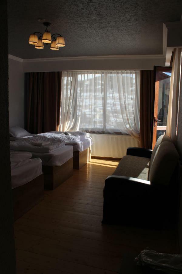 Ketino's Hotel Stepantsminda